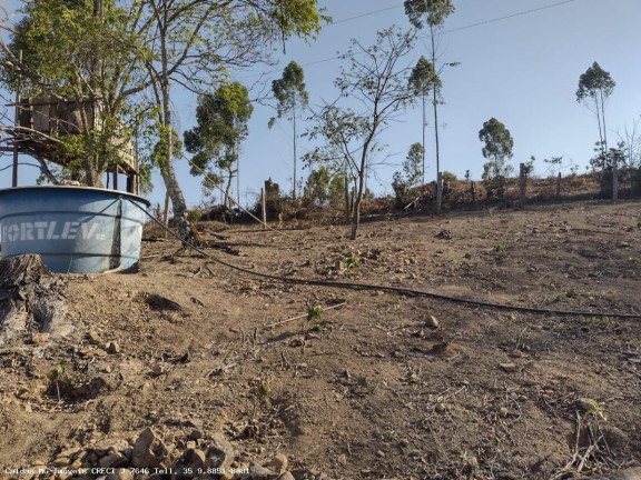 Imagem Chácara com 3 Quartos à Venda, 170 m² em Pocinhos Do Rio Verde - Caldas