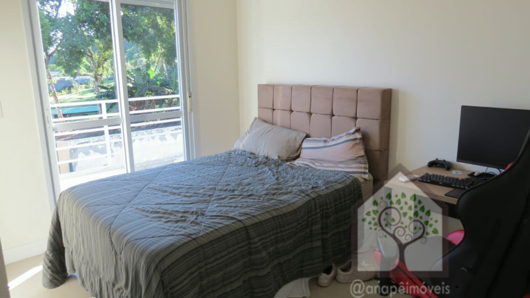 Imagem Casa com 3 Quartos à Venda, 205 m² em Sambaqui - Florianópolis Imagem Casa com 3 Quartos à Venda, 205 m² em Sambaqui - Florianópolis
