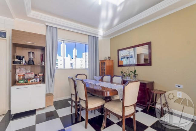 Imagem Casa com 5 Quartos à Venda, 259 m² em Ariribá - Balneário Camboriú
