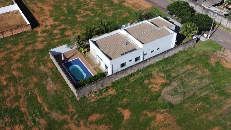 Casa com 3 Quartos à Venda, 238 m² em Setor Industrial - Sinop