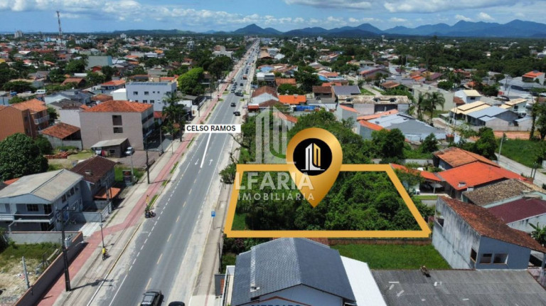 Ponto Comercial à Venda, 360 m² em Cambiju - Itapoá