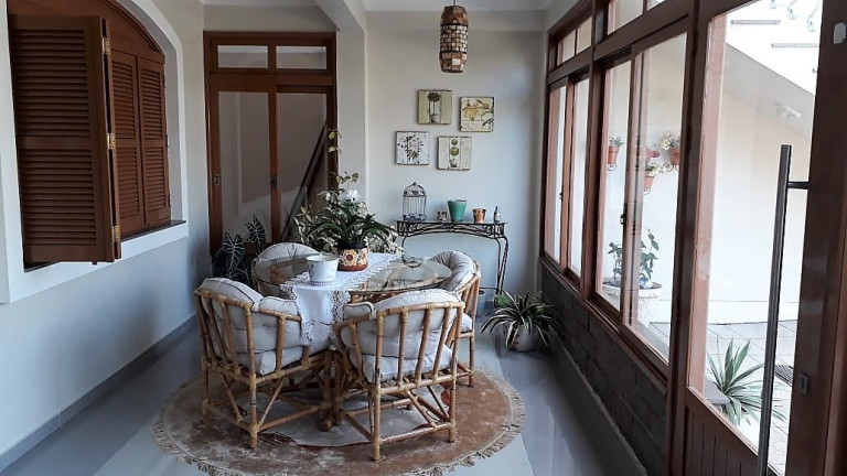 Imagem Sobrado com 3 Quartos à Venda, 411 m² em Igara - Canoas