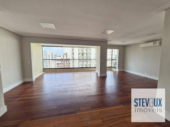 Apartamento com 3 Quartos para Alugar, 125 m² em Moema - São Paulo