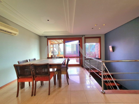 Imagem Imóvel com 3 Quartos à Venda, 312 m² em Jardim Itu - Porto Alegre Imagem Imóvel com 3 Quartos à Venda, 312 m² em Jardim Itu - Porto Alegre