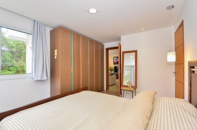Imagem Casa com 3 Quartos à Venda, 236 m² em Vista Alegre - Curitiba Imagem Casa com 3 Quartos à Venda, 236 m² em Vista Alegre - Curitiba