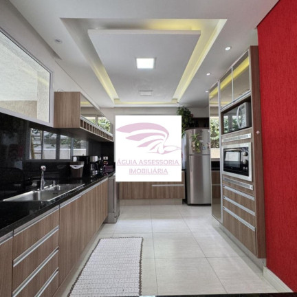 Imagem Casa com 3 Quartos à Venda, 193 m² em Santa Felicidade - Curitiba Imagem Casa com 3 Quartos à Venda, 193 m² em Santa Felicidade - Curitiba