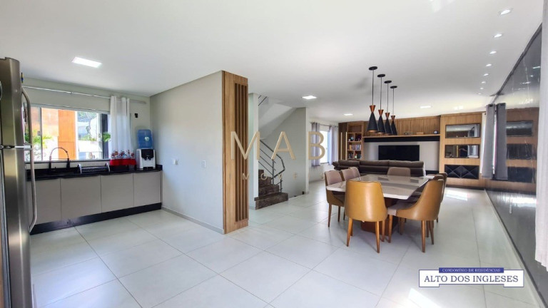 Imagem Casa com 3 Quartos à Venda, 285 m² em Ingleses Do Rio Vermelho - Florianópolis Imagem Casa com 3 Quartos à Venda, 285 m² em Ingleses Do Rio Vermelho - Florianópolis