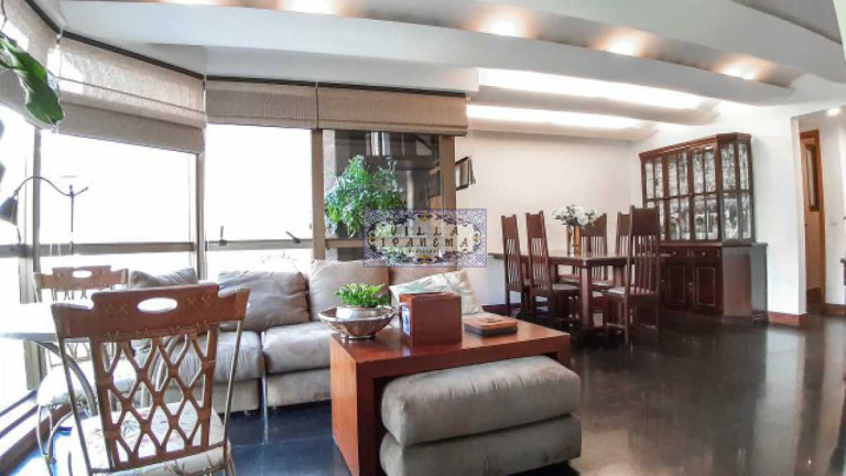 Imagem Apartamento com 4 Quartos à Venda, 191 m² em Lagoa - Rio De Janeiro Imagem Apartamento com 4 Quartos à Venda, 191 m² em Lagoa - Rio De Janeiro