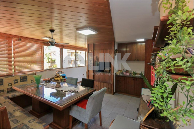 Apartamento com 4 Quartos à Venda, 217 m² em Auxiliadora - Porto Alegre