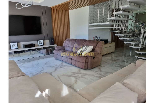 Imagem Casa com 3 Quartos à Venda, 199 m² em São João Do Rio Vermelho - Florianópolis Imagem Casa com 3 Quartos à Venda, 199 m² em São João Do Rio Vermelho - Florianópolis