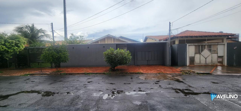 Casa com 5 Quartos à Venda, 277 m² em Vila Rosa Pires - Campo Grande