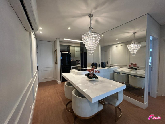 Imagem Apartamento com 2 Quartos à Venda, 75 m² em Centro - Florianópolis