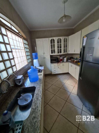 Imagem Casa com 3 Quartos à Venda, 210 m² em Vila Nova Cidade Universitaria - Bauru