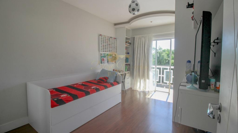 Imagem Casa com 3 Quartos à Venda, 337 m² em Tijuca - Teresópolis Imagem Casa com 3 Quartos à Venda, 337 m² em Tijuca - Teresópolis