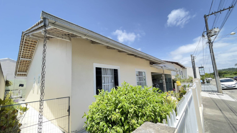 Imagem Casa com 3 Quartos à Venda, 335 m² em Centro - Barra Velha Imagem Casa com 3 Quartos à Venda, 335 m² em Centro - Barra Velha