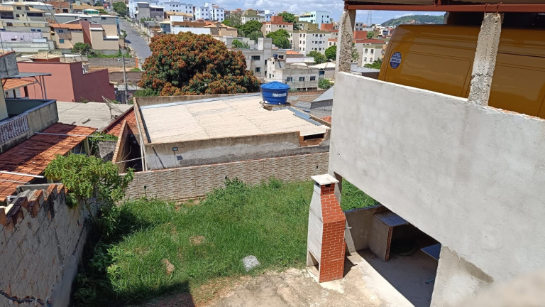 Imagem Casa com 2 Quartos à Venda, 210 m² em São Luiz - Betim