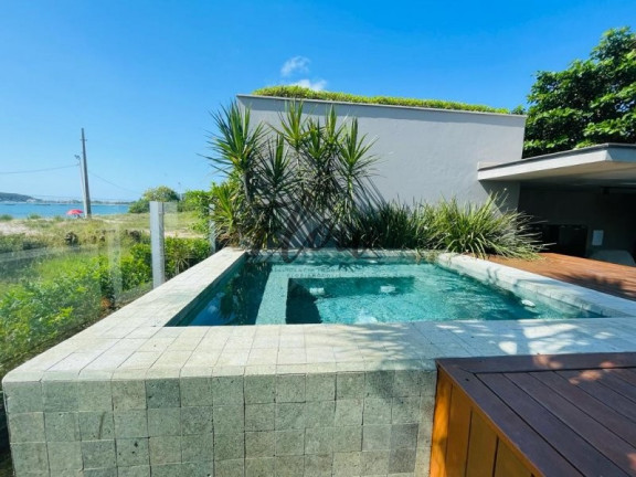 Imagem Casa com 8 Quartos à Venda, 700 m² em Cachoeira Do Bom Jesus - Florianópolis
