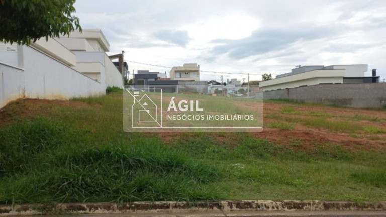 Terreno à Venda, 300 m² em Bairro Do Grama - Caçapava