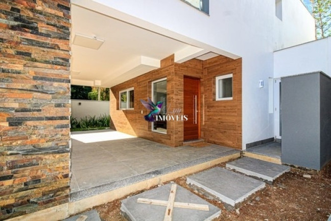 Imagem Casa de Condomínio com 3 Quartos à Venda, 300 m² em Pedra Redonda - Porto Alegre