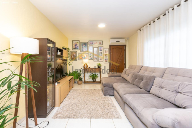 Imagem Casa com 3 Quartos à Venda, 390 m² em Roça Grande - Colombo