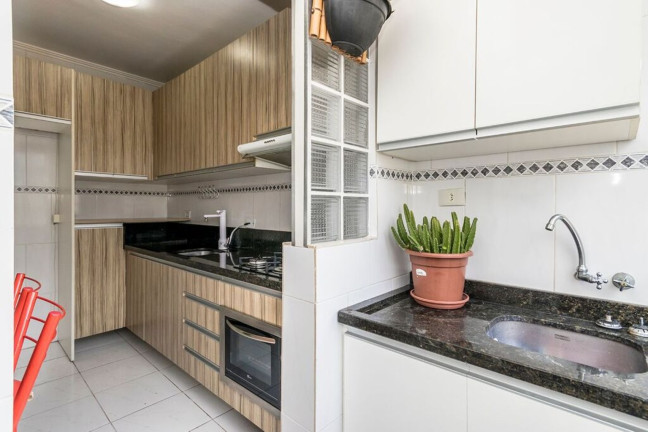 Imagem Imóvel com 2 Quartos à Venda, 47 m² em Cristal - Porto Alegre Imagem Imóvel com 2 Quartos à Venda, 47 m² em Cristal - Porto Alegre