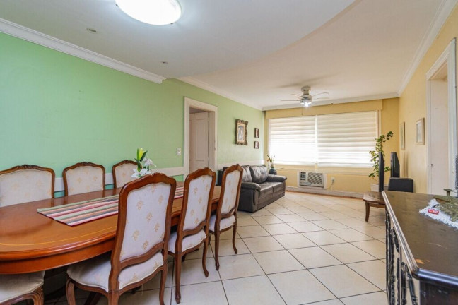 Imagem Apartamento com 3 Quartos à Venda, 110 m² em Petrópolis - Porto Alegre Imagem Apartamento com 3 Quartos à Venda, 110 m² em Petrópolis - Porto Alegre