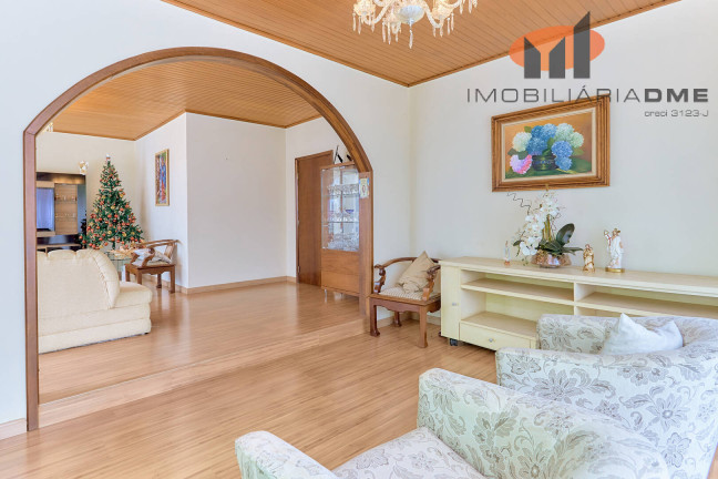 Imagem Casa com 3 Quartos à Venda, 200 m² em São Braz - Curitiba
