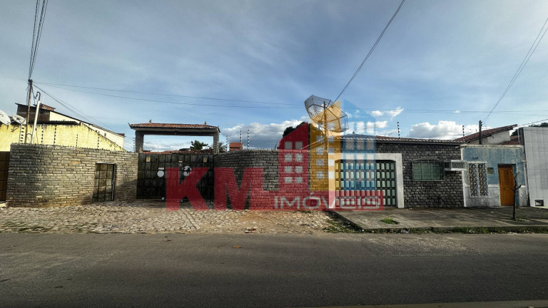 Casa com 3 Quartos à Venda, 999 m² em Boa Vista - Mossoró