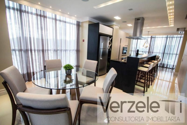 Imagem Apartamento com 4 Quartos à Venda, 144 m² em Centro - Balneário Camboriú Imagem Apartamento com 4 Quartos à Venda, 144 m² em Centro - Balneário Camboriú