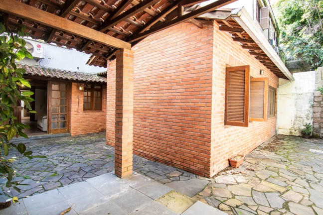 Imagem Imóvel com 3 Quartos à Venda, em Petrópolis - Porto Alegre Imagem Imóvel com 3 Quartos à Venda, em Petrópolis - Porto Alegre