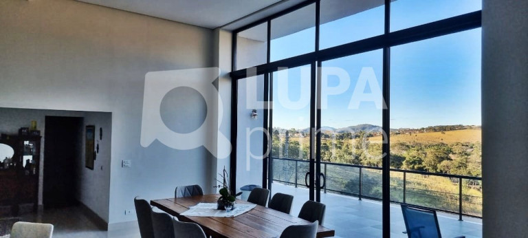 Casa com 4 Quartos à Venda, 380 m² em Vila Santista - Atibaia