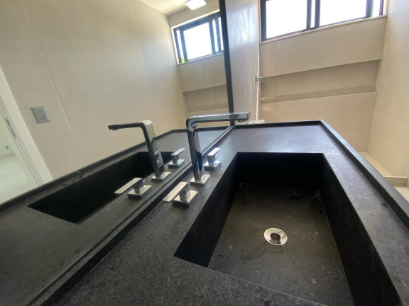Imagem Casa de Condomínio com 5 Quartos à Venda, em Barra Da Tijuca - Rio De Janeiro Imagem Casa de Condomínio com 5 Quartos à Venda, em Barra Da Tijuca - Rio De Janeiro