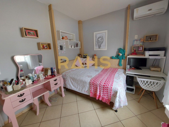 Imagem Casa com 3 Quartos à Venda, 270 m² em Costa E Silva - Joinville Imagem Casa com 3 Quartos à Venda, 270 m² em Costa E Silva - Joinville