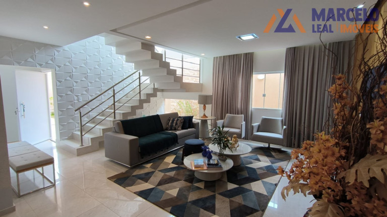 Imagem Casa com 3 Quartos à Venda, 247 m² em Candeias - Vitória Da Conquista Imagem Casa com 3 Quartos à Venda, 247 m² em Candeias - Vitória Da Conquista