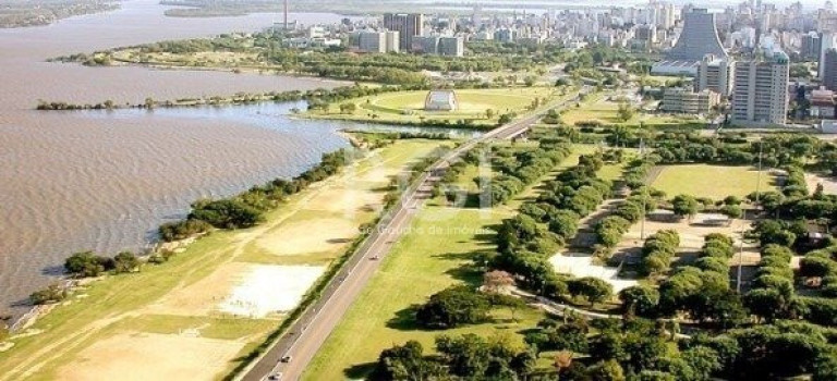 Imóvel com 3 Quartos à Venda,  em Praia De Belas - Porto Alegre