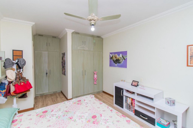 Imagem Casa com 3 Quartos à Venda, 338 m² em Jardim Sabará - Porto Alegre