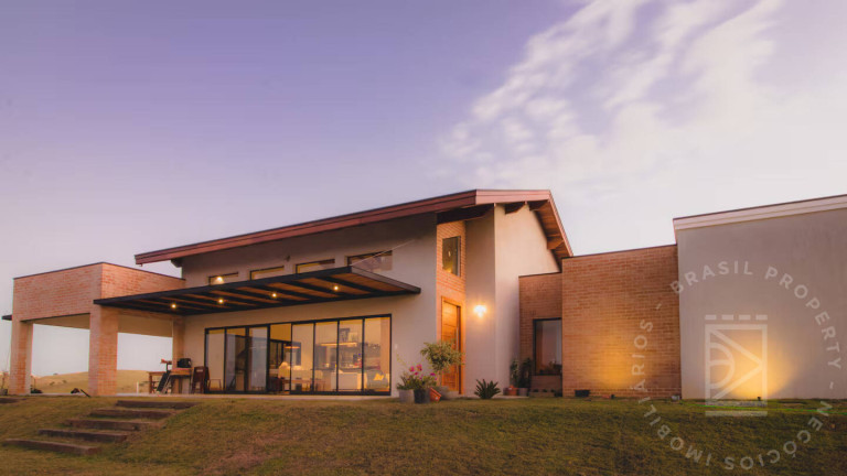 Imagem Casa com 4 Quartos à Venda, 400 m² em Jaguary - São José Dos Campos Imagem Casa com 4 Quartos à Venda, 400 m² em Jaguary - São José Dos Campos
