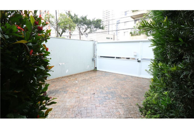 Imagem Casa com 3 Quartos à Venda, em Chácara Santo Antônio (zona Sul) - São Paulo Imagem Casa com 3 Quartos à Venda, em Chácara Santo Antônio (zona Sul) - São Paulo