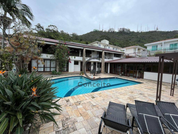 Casa com 6 Quartos à Venda, 411 m² em Trindade - Florianópolis