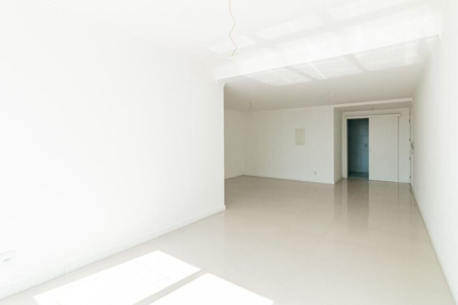 Imagem Apartamento com 3 Quartos à Venda, 101 m² em Vila Ipiranga - Porto Alegre Imagem Apartamento com 3 Quartos à Venda, 101 m² em Vila Ipiranga - Porto Alegre