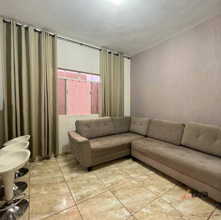 Imagem Casa com 3 Quartos à Venda, 70 m²