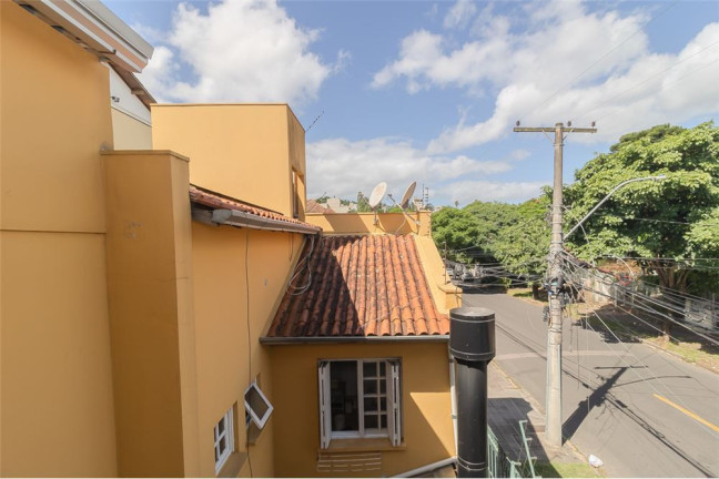 Imagem Casa com 3 Quartos à Venda,  em Medianeira - Porto Alegre