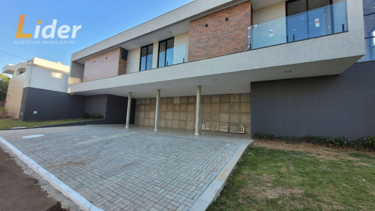 Imagem Casa com 4 Quartos à Venda, 450 m² em Spina Ville - Juiz De Fora Imagem Casa com 4 Quartos à Venda, 450 m² em Spina Ville - Juiz De Fora