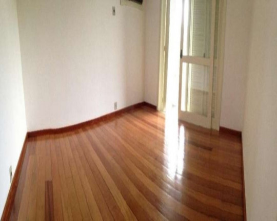 Imagem Casa com 4 Quartos à Venda, 330 m² em Jardim Itu Sabará - Porto Alegre Imagem Casa com 4 Quartos à Venda, 330 m² em Jardim Itu Sabará - Porto Alegre