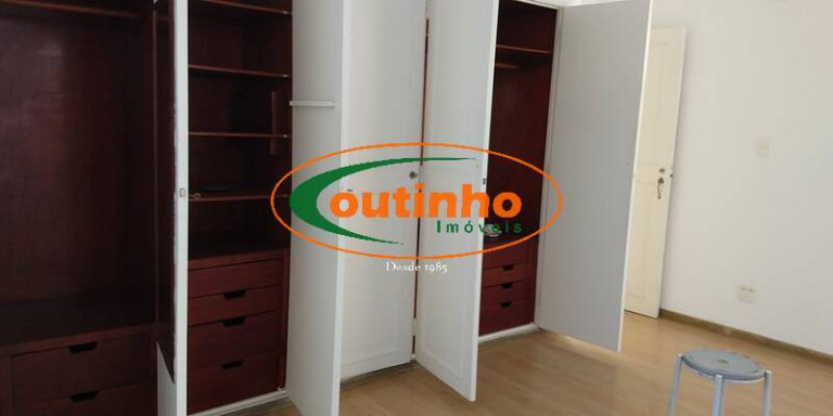 Imagem Apartamento com 5 Quartos à Venda, 294 m² em Tijuca - Rio De Janeiro Imagem Apartamento com 5 Quartos à Venda, 294 m² em Tijuca - Rio De Janeiro
