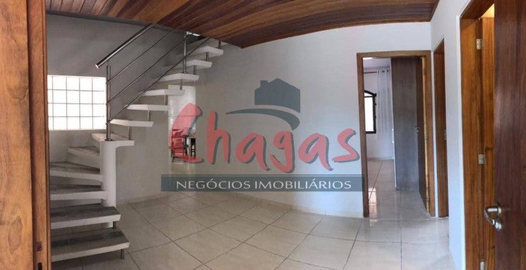 Imagem Sobrado com 4 Quartos à Venda, 264 m² em Centro - Caraguatatuba