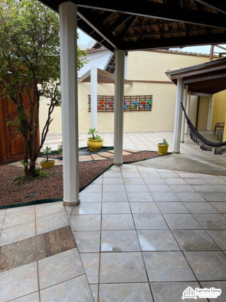 Imagem Sobrado com 6 Quartos à Venda, 375 m² em Centro - Ubatuba Imagem Sobrado com 6 Quartos à Venda, 375 m² em Centro - Ubatuba