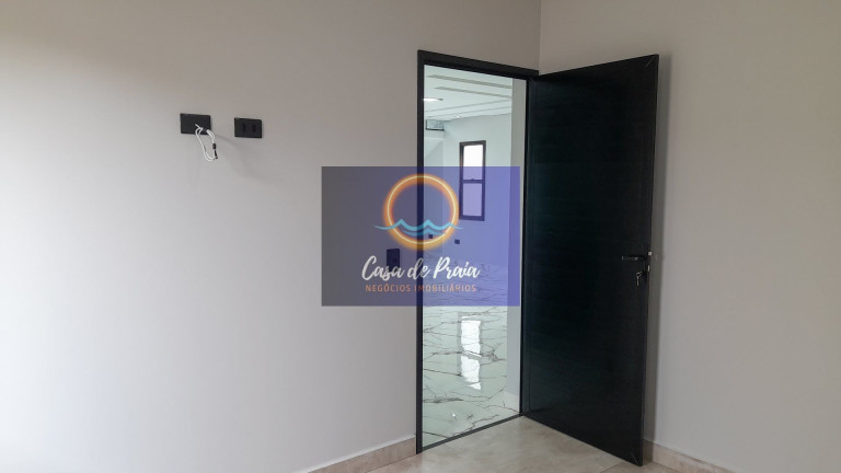 Imagem Sobrado com 4 Quartos à Venda, 210 m² em Estância São José - Peruíbe
