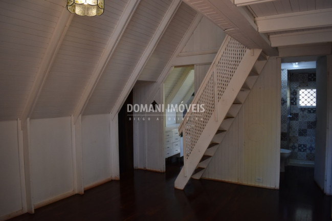 Imagem Casa com 2 Quartos à Venda, 178 m² em Região Do Jaguaribe - Campos Do Jordão Imagem Casa com 2 Quartos à Venda, 178 m² em Região Do Jaguaribe - Campos Do Jordão