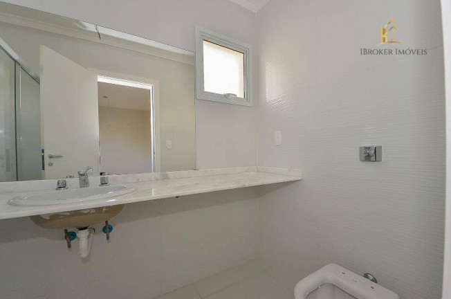 Imagem Sobrado com 3 Quartos à Venda, 121 m² em Xaxim - Curitiba Imagem Sobrado com 3 Quartos à Venda, 121 m² em Xaxim - Curitiba